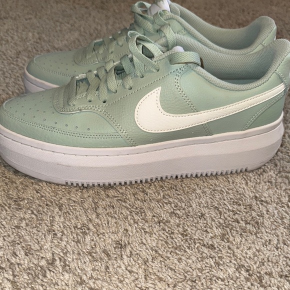 Nike Women's Mint Green Sneakers - Picture 2 of 4